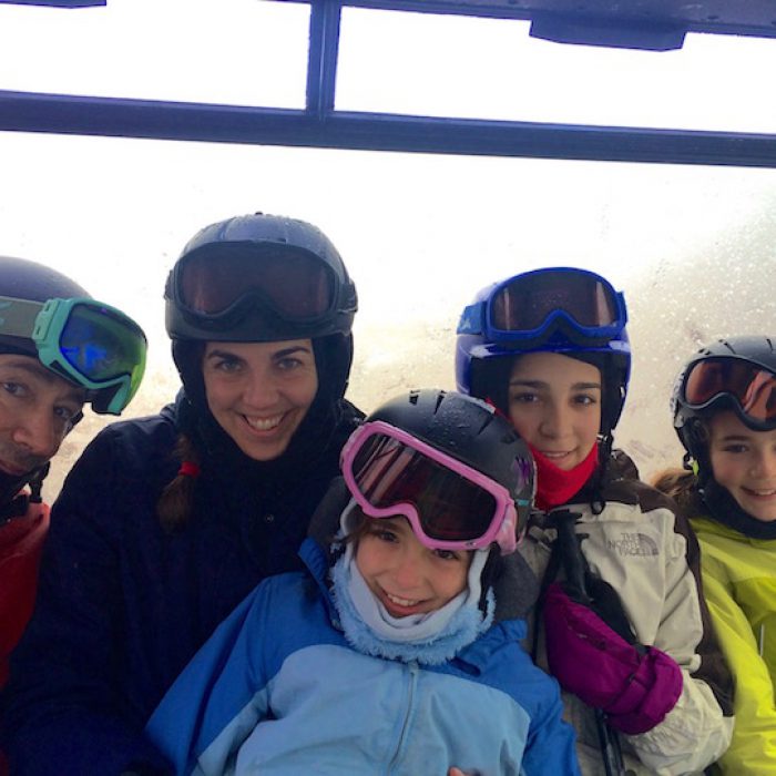 Ten Ways to Create A Family Ski Tradition