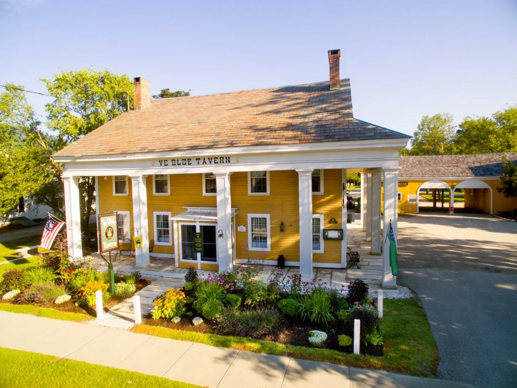 Stratton Mountain Eats: Ye Old Tavern, Manchester, VT